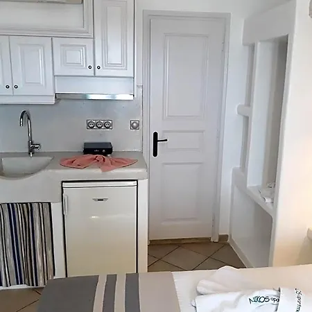 Nikos And Lejlighedshotel 4*