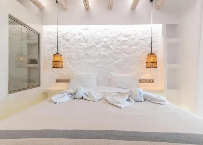 Nikos And Agios Prokopios (Naxos)