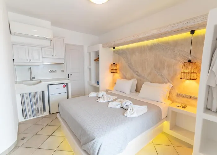 Lägenhetshotell Nikos And 4*