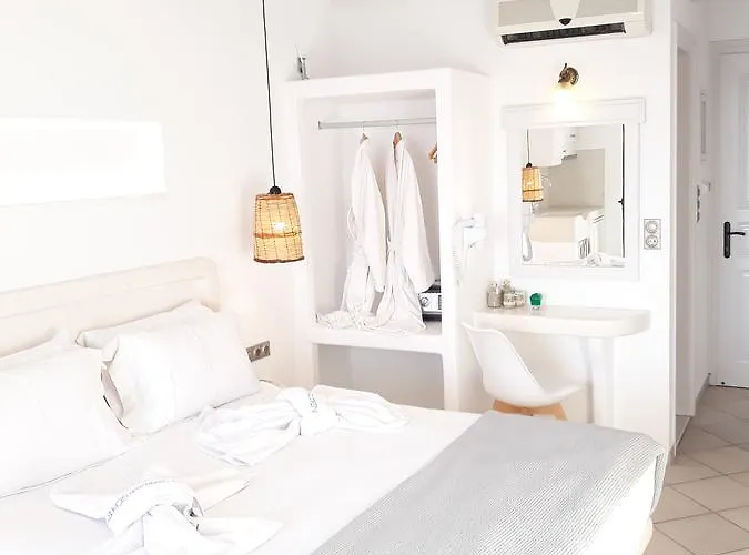 Lägenhetshotell Nikos And 4*